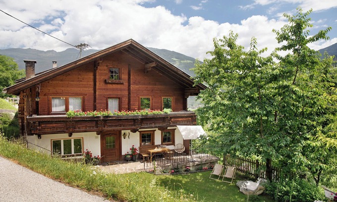 Zellbergeben Ski Chalet | Chalet 'Glosaleite Zillertal' with Mountain View, Private Terrace and Wi-Fi