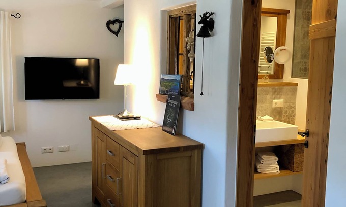 Staudach-Egerndach Apartment | Chalet Hochgern 65 m², for 2-3 persons, mountain view, WLAN, balcony