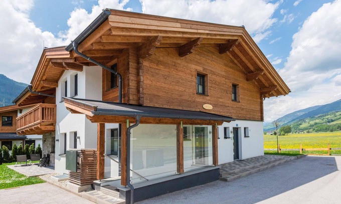 Lengdorf House | Chalet in Niedernsill near Ski Slopes