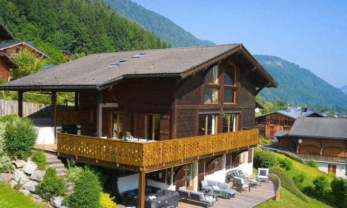 La Cote-d'Arbroz Ski Chalet | Chalet Isla de Lux - family mountain break 12p sauna & spa - OVO Network