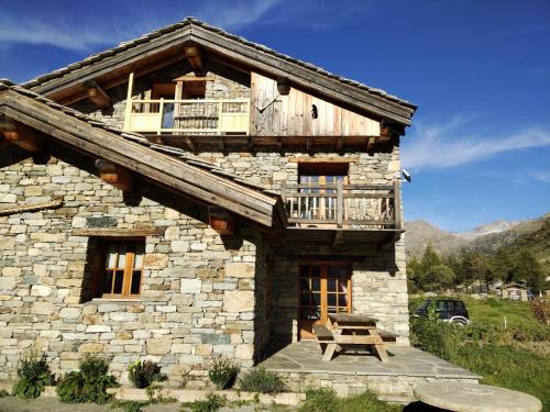 Bonneval-sur-Arc Apartment | Chalet la Tuilière*
