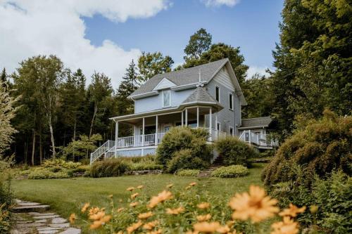 St-Adolphe-d'Howard Ski Chalet | Chalet - Le Blue Hill