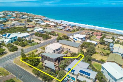 Port Elliot Ski Chalet | CHALET MOMA Port Elliot - BYO Linen - for lovers of different