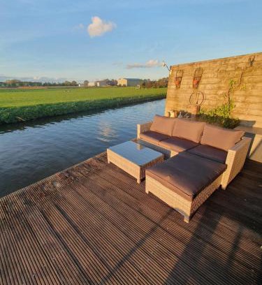 Onderdijk House | Chalet op Zee in Wervershoof mit Seeblick und Terrasse mit eigenen Zugang zum Wasser