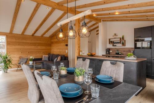 Hillesheim House | Chalet Seeblick I Terrasse I Aussicht I Wandern
