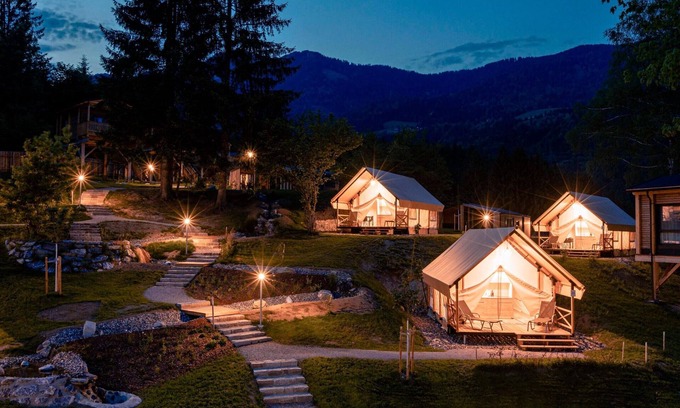 Mauthen Ski Chalet | Chalet With Dishwasher, in the Area