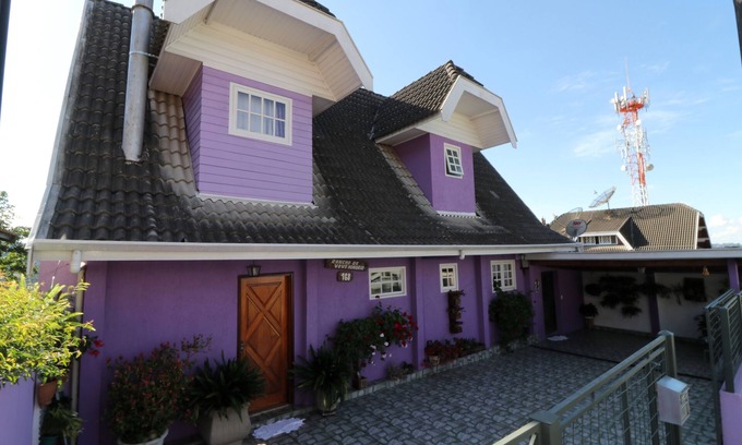Abernessia House | Chalet with panoramic city views, accommodation up to 10 people, minimum 2 nights