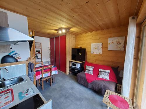 Seez Apartment | Chaleureux 2 pièces avec terrasse à Seez