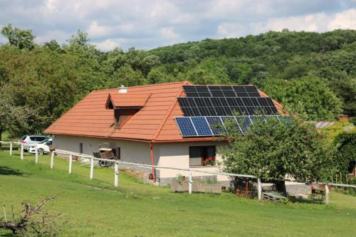 Zemiansky Vrbovok House | Chalupa -Ranč pod Žobrákom