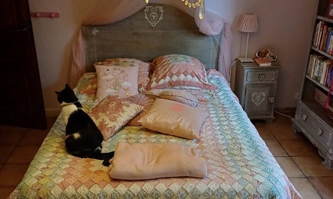 Saint-Saturnin-les-Avignon Bed & Breakfast | Chambre d 'hôte Romantique a Coté D'avignon