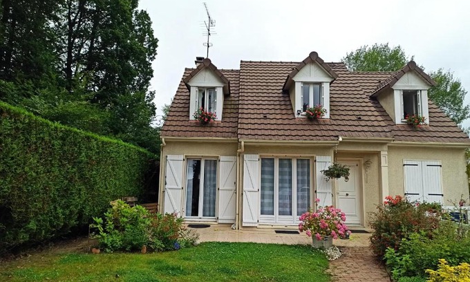 Le Mesnil-Saint-Denis House | Chambre d hôte à 20 min de VERSAILLES