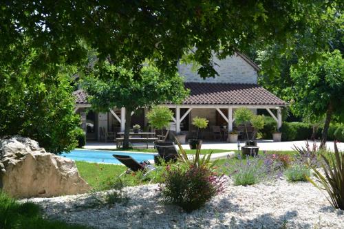 Meyronne Bed & Breakfast | Chambre d'hôtes Au Picatal