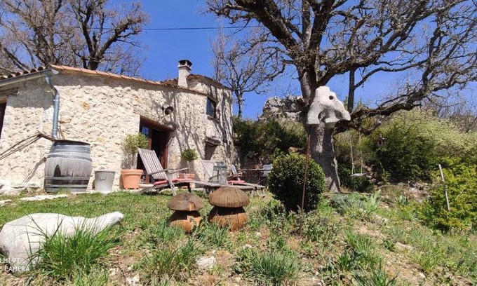 Trigance Bed & Breakfast | Chambre du Champon de Sainte Marguerite GR49 TRIGANCE