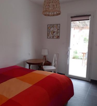 Lezignan-Corbieres House | Chambre privée au coeur d'une pinède dans un quartier résidentiel