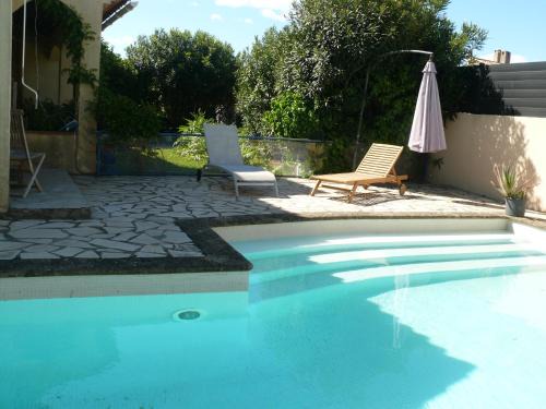Lattes Bed & Breakfast | Chambre privee dans villa avec piscine en Petite Camargue