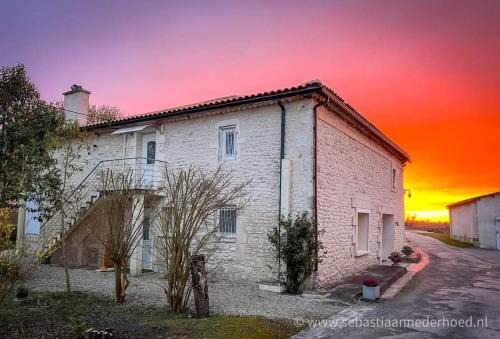 Civrac-en-Medoc Bed & Breakfast | Chambres d'Hôtes Château Pierre de Montignac