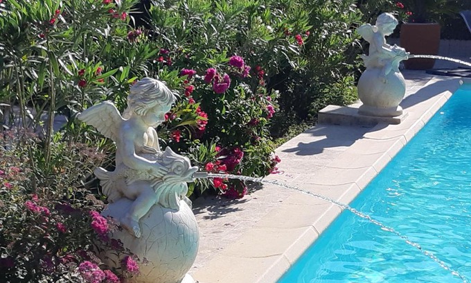 Belcodene Bed & Breakfast | Chambres d'Hôtes en Provence - Piscine, Spa, Tennis