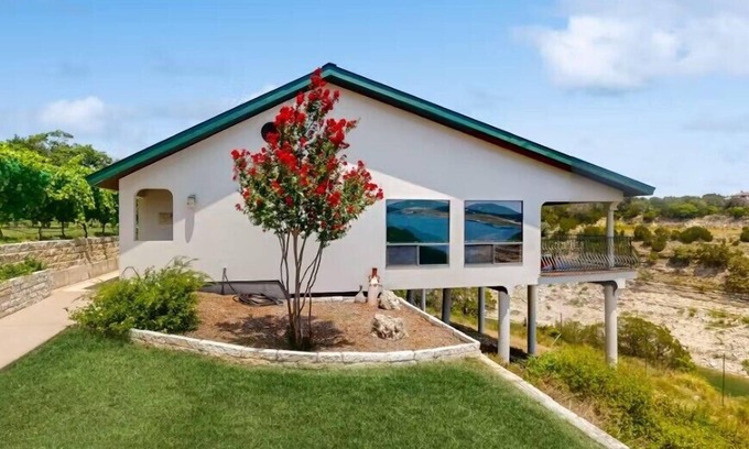 Lago Vista House | Chardonnay Haus - Unit C