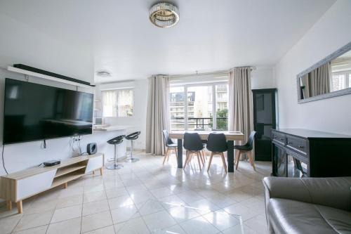 Charenton-le-Pont Apartment | Charenton - View &Elegance