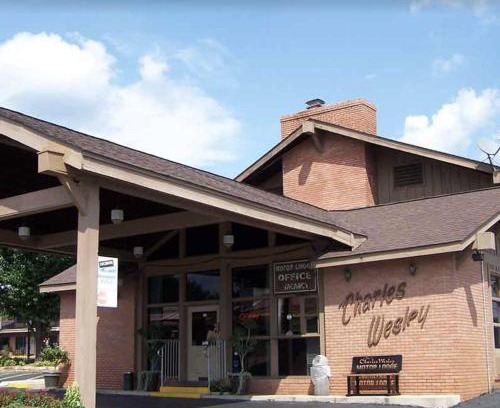 Broken Bow Hotel | Charles Wesley Motor Lodge Downtown Broken Bow- Hochatown