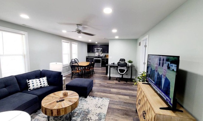 New Baltimore Apartment | "Charlie's by the Bay" Unit 4