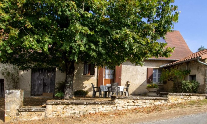 Saint-Pantaly-d'Ans Cottage | Charming Cottage with Garden in Auvézère Valley - Near Périgueux & Lascaux
