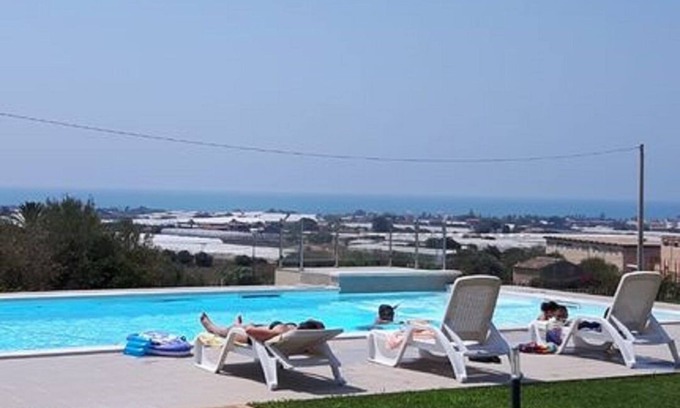 Donnalucata House | Charm, home emotions Baron sea view, swimming pool, wifi and BBQ