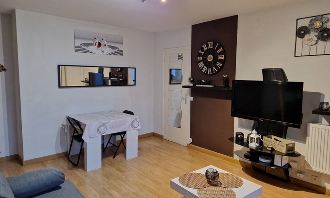 Val de Brie Apartment | Charmant 2 Pièces Proche Paris