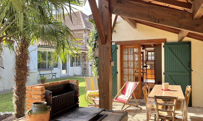 Tilh House | Charmant Studio 25 m² Avec Mezzanine et Piscine
