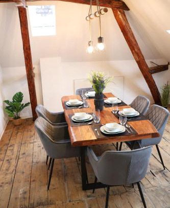 Erbach Apartment | charmantes Apartment mit voll ausgestatteter Küche, Kingsize-Betten, Billard & Tischkicker