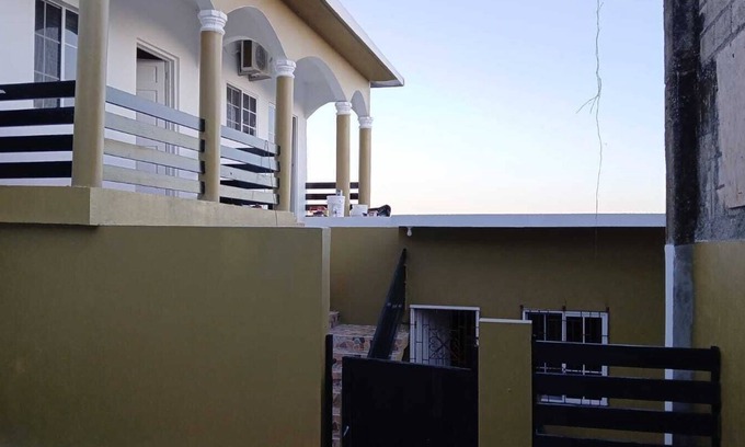 Moore Town Villa | Charming 1-bedroom jacuzzi suite in fabulous Amity Hal with AC, WiFi