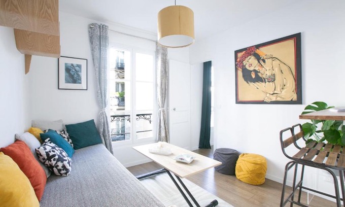 Marais Apartment | Charming 1 Bedroom Marais Hideaway - FB17A