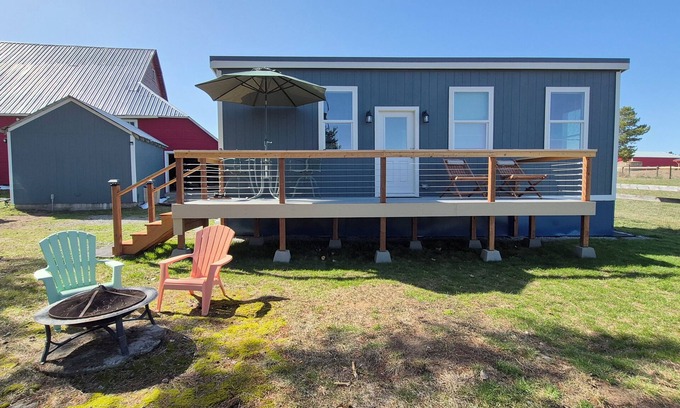 Kalispell Cabin | Charming 1-bedroom tiny house on 14 acres in peaceful Kalispell with WiFi, AC