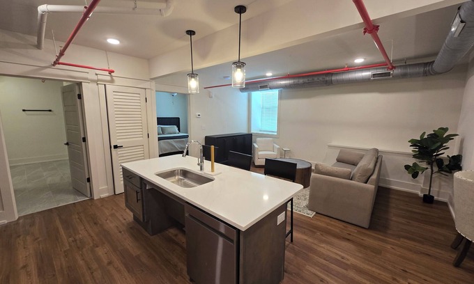 McMinnville Condo | Charming 1BR condo in McMinnville, TN, perfect for a cozy getaway.