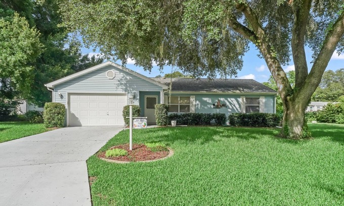 The Villages House | Charming 2/2 Ranch in Orange Blossom Gardens: Relax, Explore, and Enjoy!
