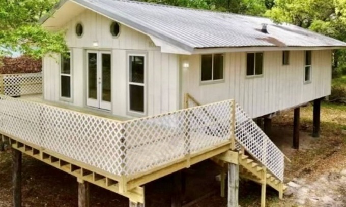 Dauphin Island House | Charming 2-bedroom house in Dauphin Island with Boat/RV Parking