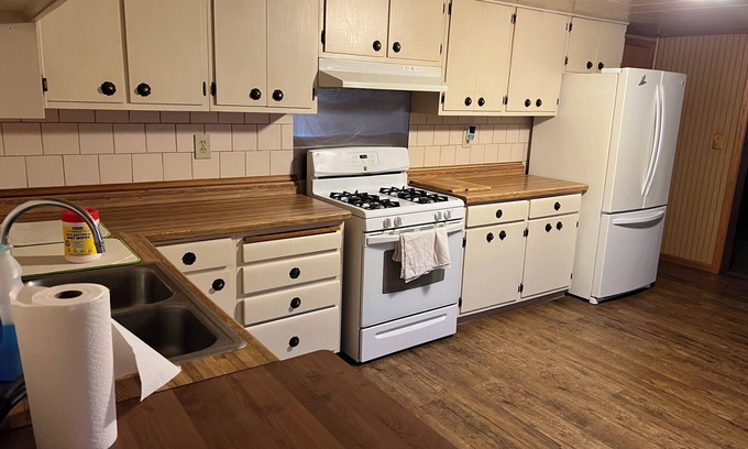 Solon Springs House | Charming 2-bedroom 1 bathroom house with WiFi, AC in pleasant Barnes, WI