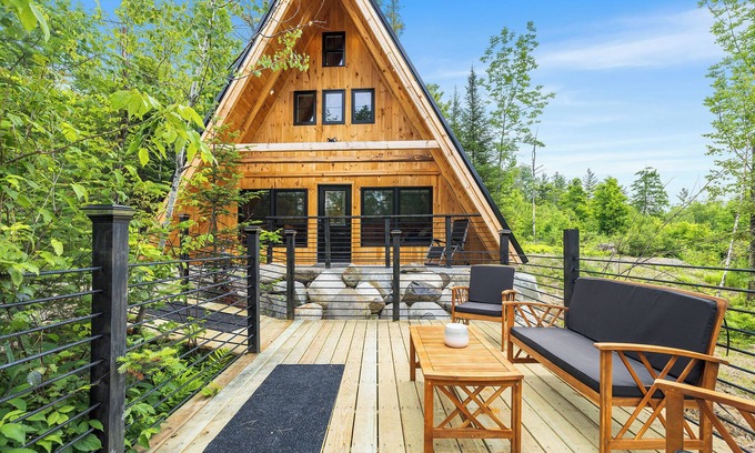 Starks House | Charming 2-bedroom A-frame with AC, WiFi in lovely Starks