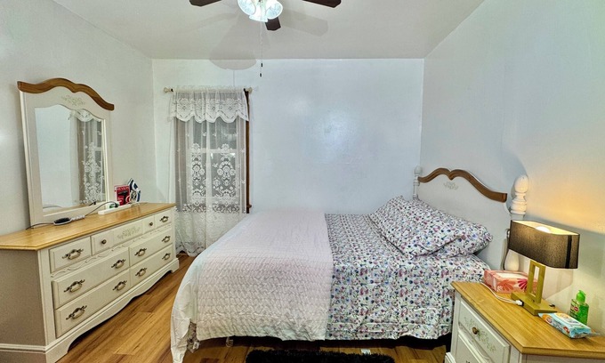 Blasdell Apartment | Charming 2-bedroom apartment in Pleasant Blasdell with morning breakfast.