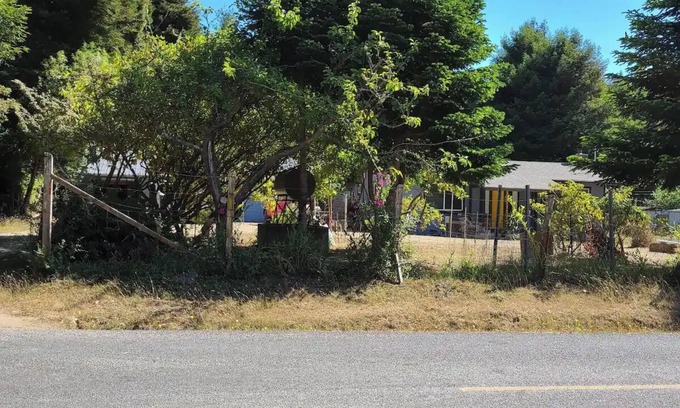 Fort Bragg Cottage | Charming 2-bedroom cottage in lovely Fort Bragg with WiFi