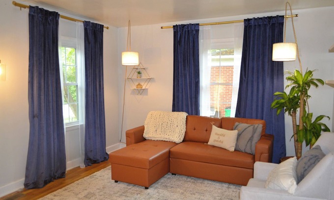 Charlotte House | Charming 2-bedroom house with WiFi & AC near uptown Charlotte