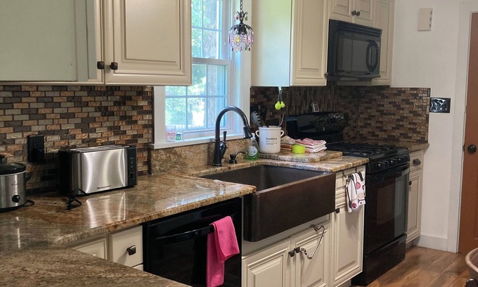 Boardman House | Charming 2-bedroom house with AC, WiFi in quaint Canfield with EV plug in.