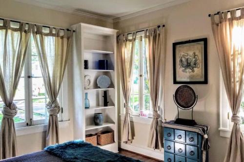 Montgomery Apartment | Charming 2 Bedroom Suite in Cloverdale District