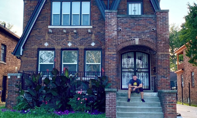 Detroit House | Charming 2-bedroom upper duplex in fabulous Detroit minutes from downtown!