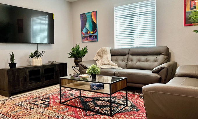 La Mesa Apartment | Charming 2-bedroom apartment with AC, WiFi in fabulous Albuquerque