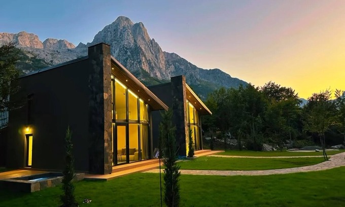 Shkoder County Villa | Charming 2 bedroom villa in Boge with private Hot Tub!