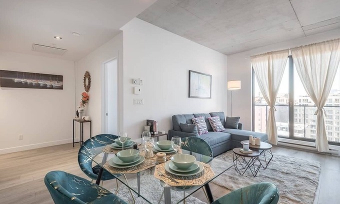 International District Apartment | Charming 2 BR - Indoor Parking