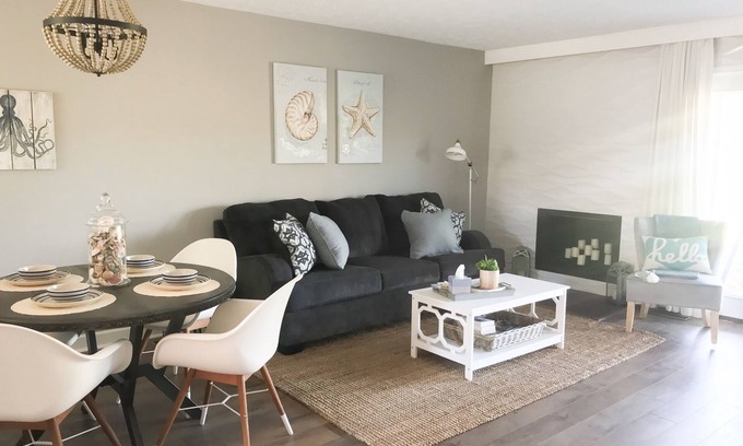 Avoca House | Charming 2BR Lake Monroe Golf Condo IU Bloomington