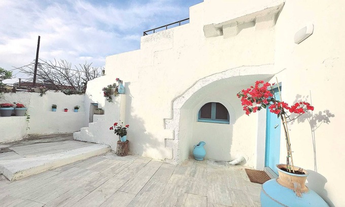 Kokkinon Khorion Villa | Charming 3 bed/2 bath Cretan village escape w/ocean view