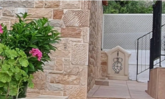 Tiros House | Charming 3-Bed House in Tyros